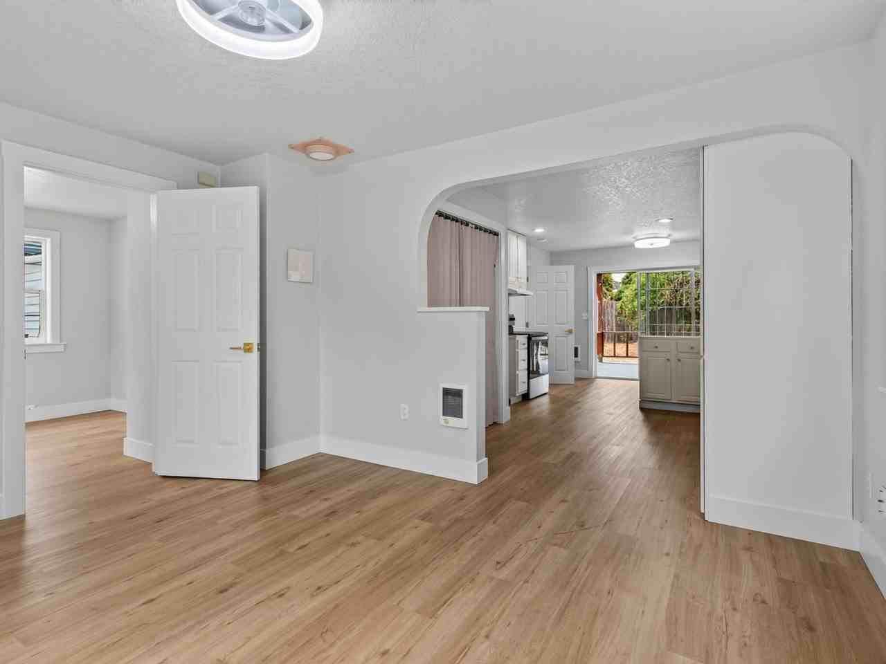 3515 Grant St - Photo 4 of 15
