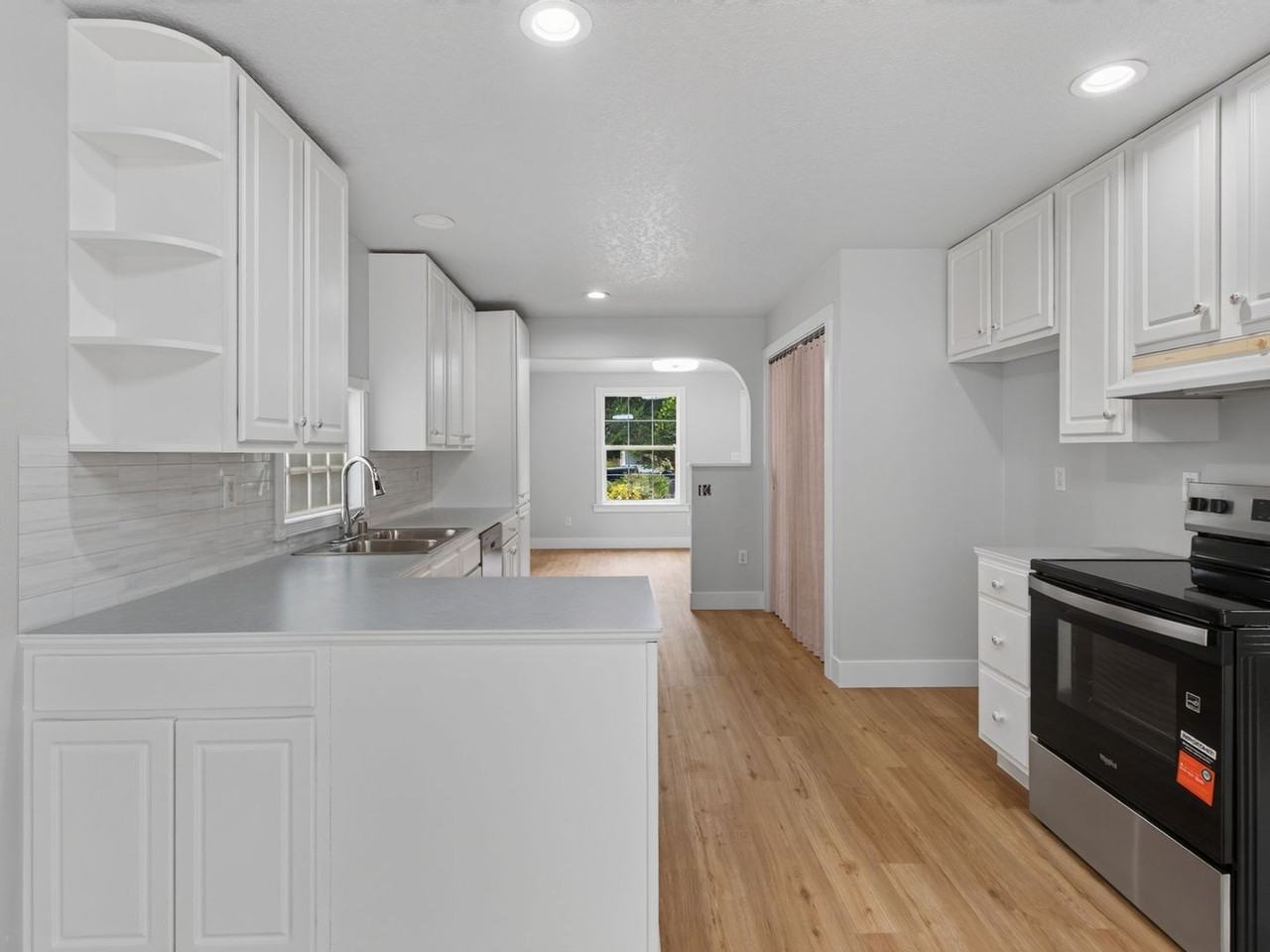 3515 Grant St - Photo 6 of 15