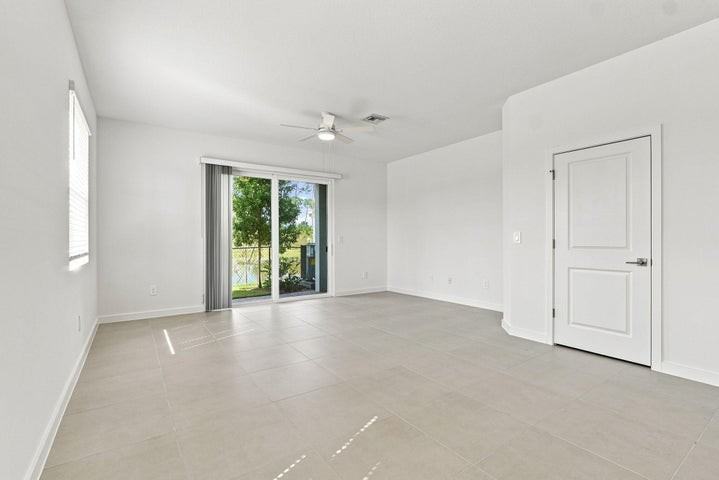147 Lakeside Landing Court - Photo 4 of 8