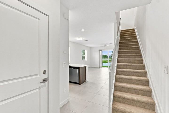 147 Lakeside Landing Court - Photo 5 of 8