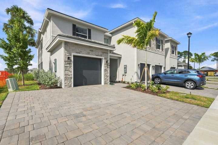 147 Lakeside Landing Court - Photo 2 of 8
