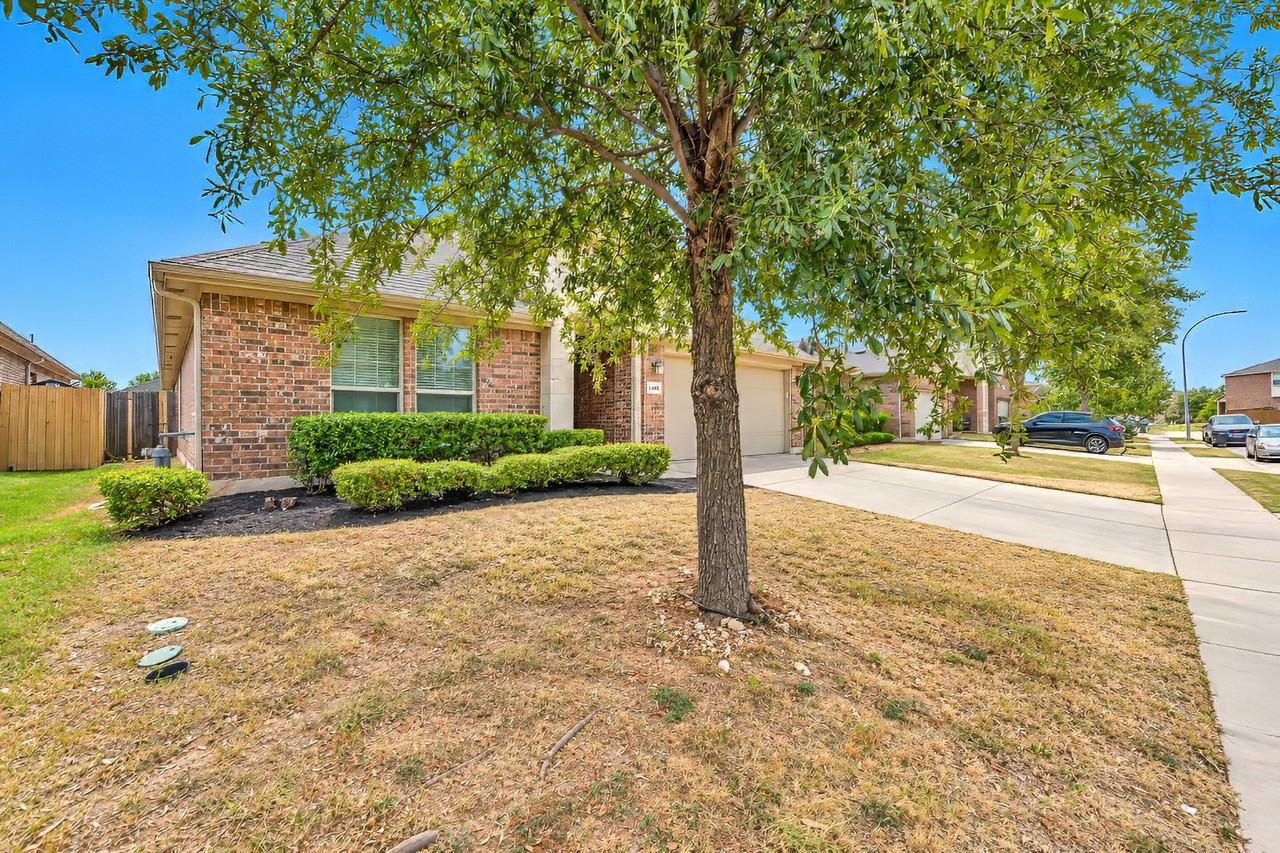 1245 Goodland Ter - Photo 3 of 36