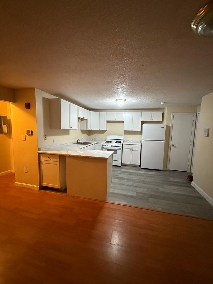 2 New Haven Dr #201 - Photo 3 of 13
