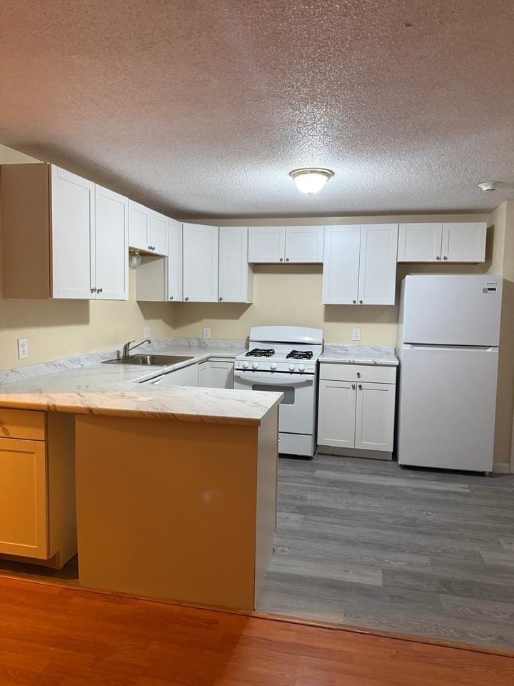2 New Haven Dr #201 - Photo 4 of 13