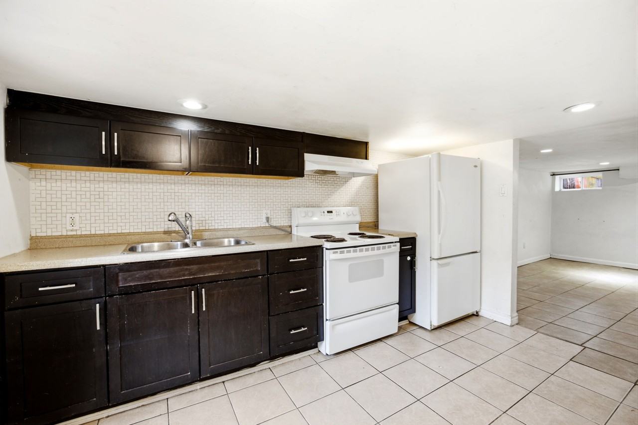285 Oakwood Avenue #1 - Photo 2 of 5