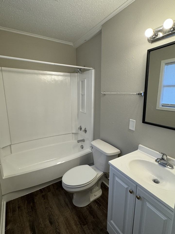 503 Hemphill Rd - Photo 7 of 10