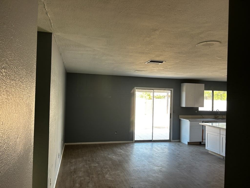 4608 W Gary Dr - Photo 5 of 19