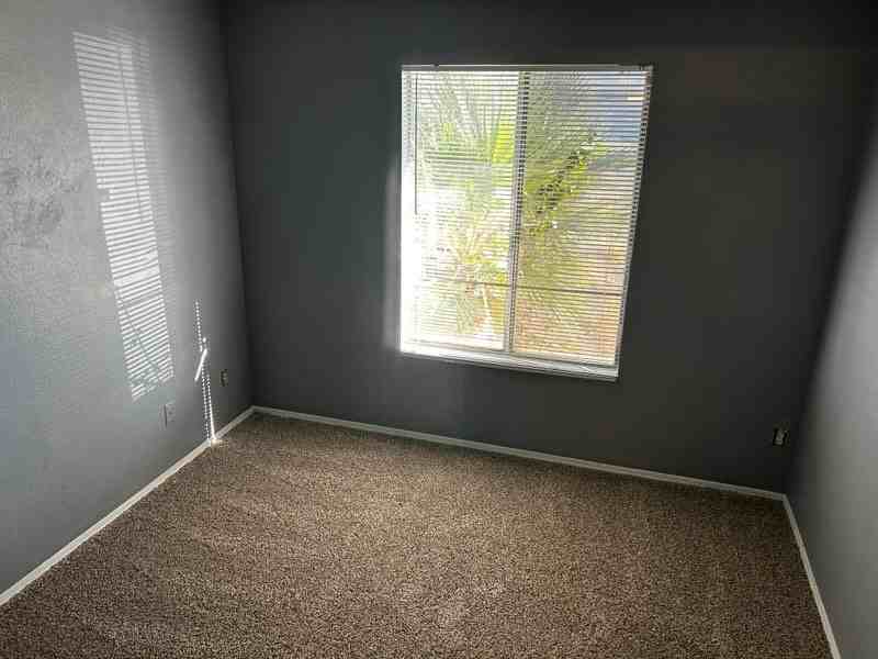 4608 W Gary Dr - Photo 7 of 19