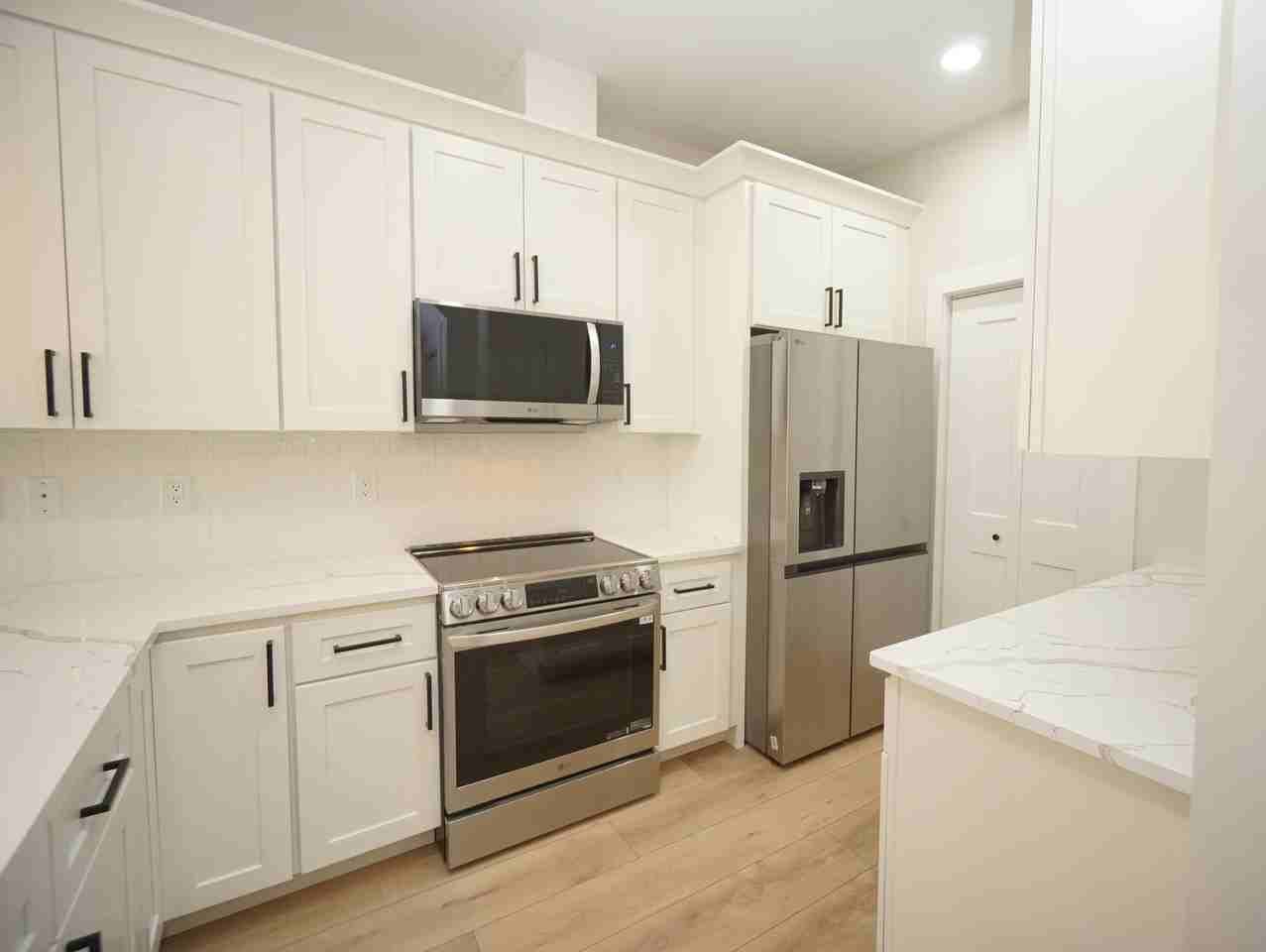 4308 W Gray St #4 - Photo 4 of 22