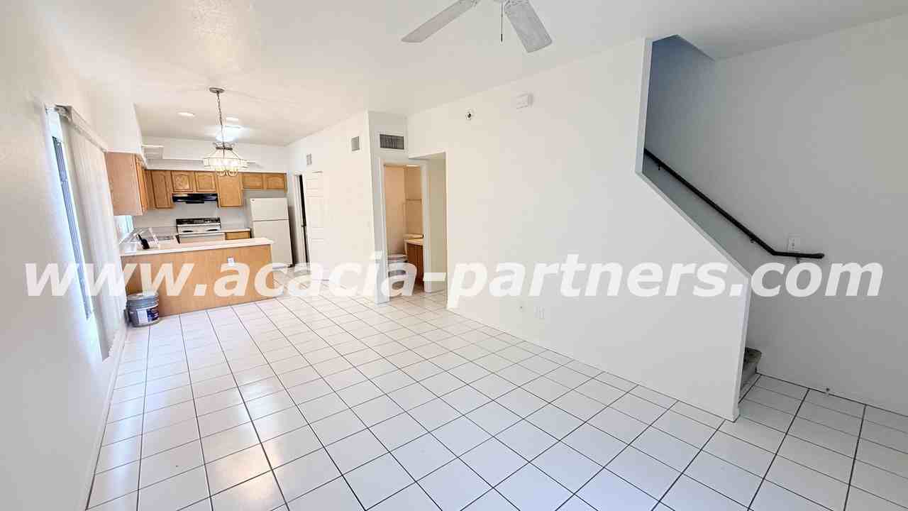 4234 E Monte Vista Dr #4 - Photo 4 of 17