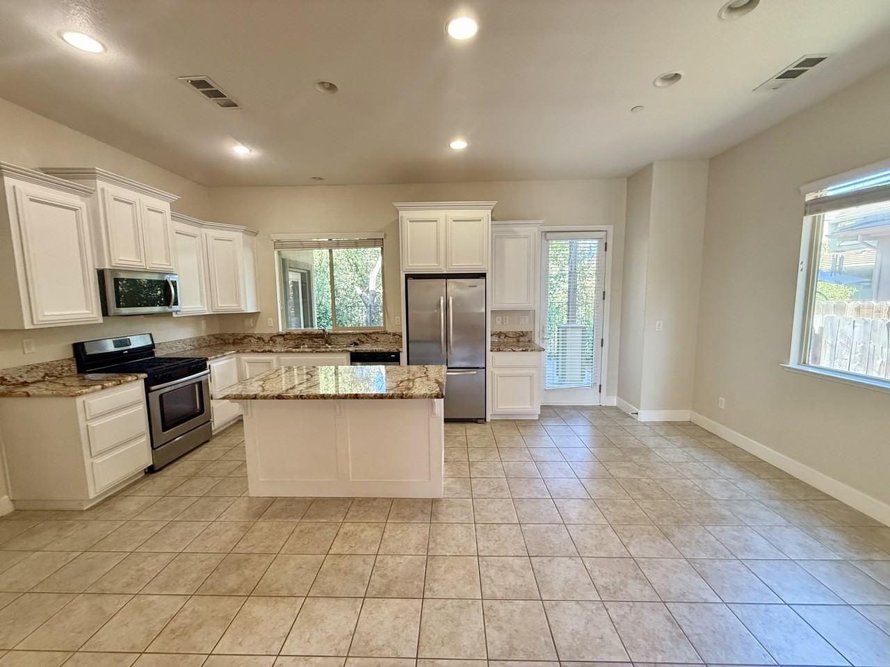 7271 Orchard Cir - Photo 2 of 20