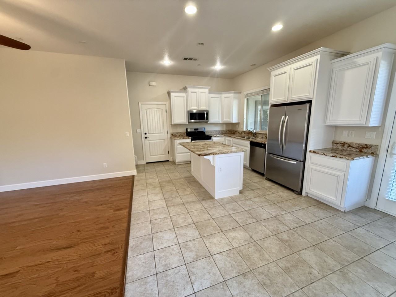 7271 Orchard Cir - Photo 4 of 20