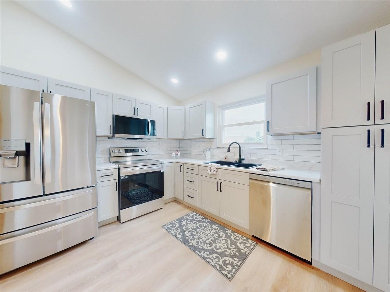 804 Soft Pine Ct - Photo 3 of 21