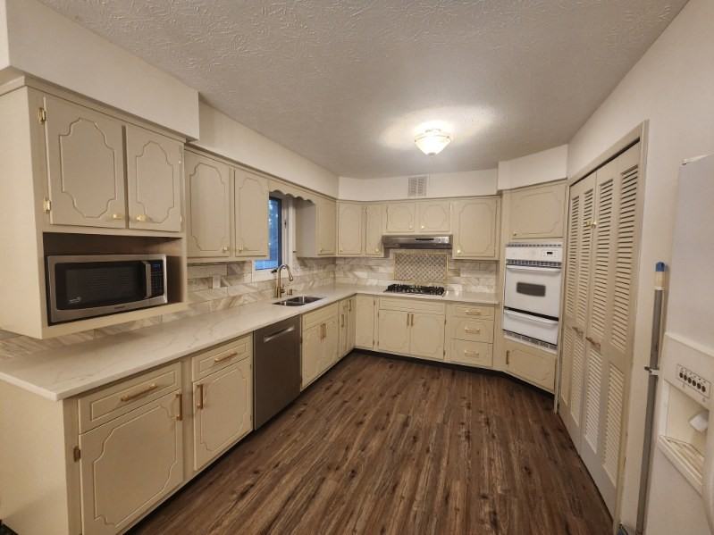 6741 Duneden Ave - Photo 2 of 22
