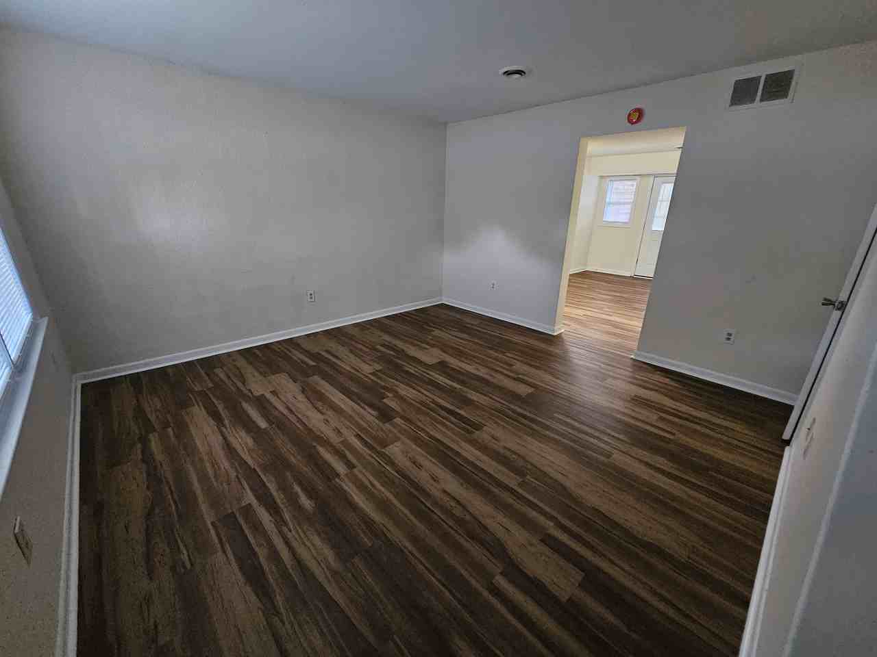 1019 Kent Ave - Photo 2 of 12