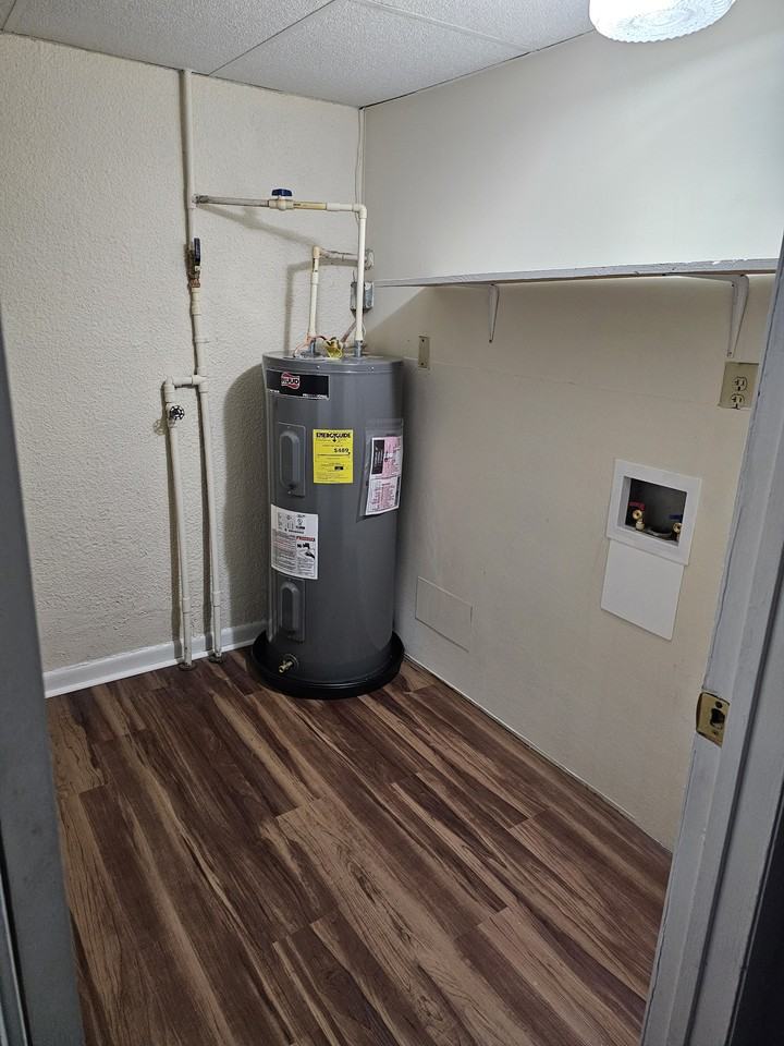 1019 Kent Ave - Photo 5 of 12