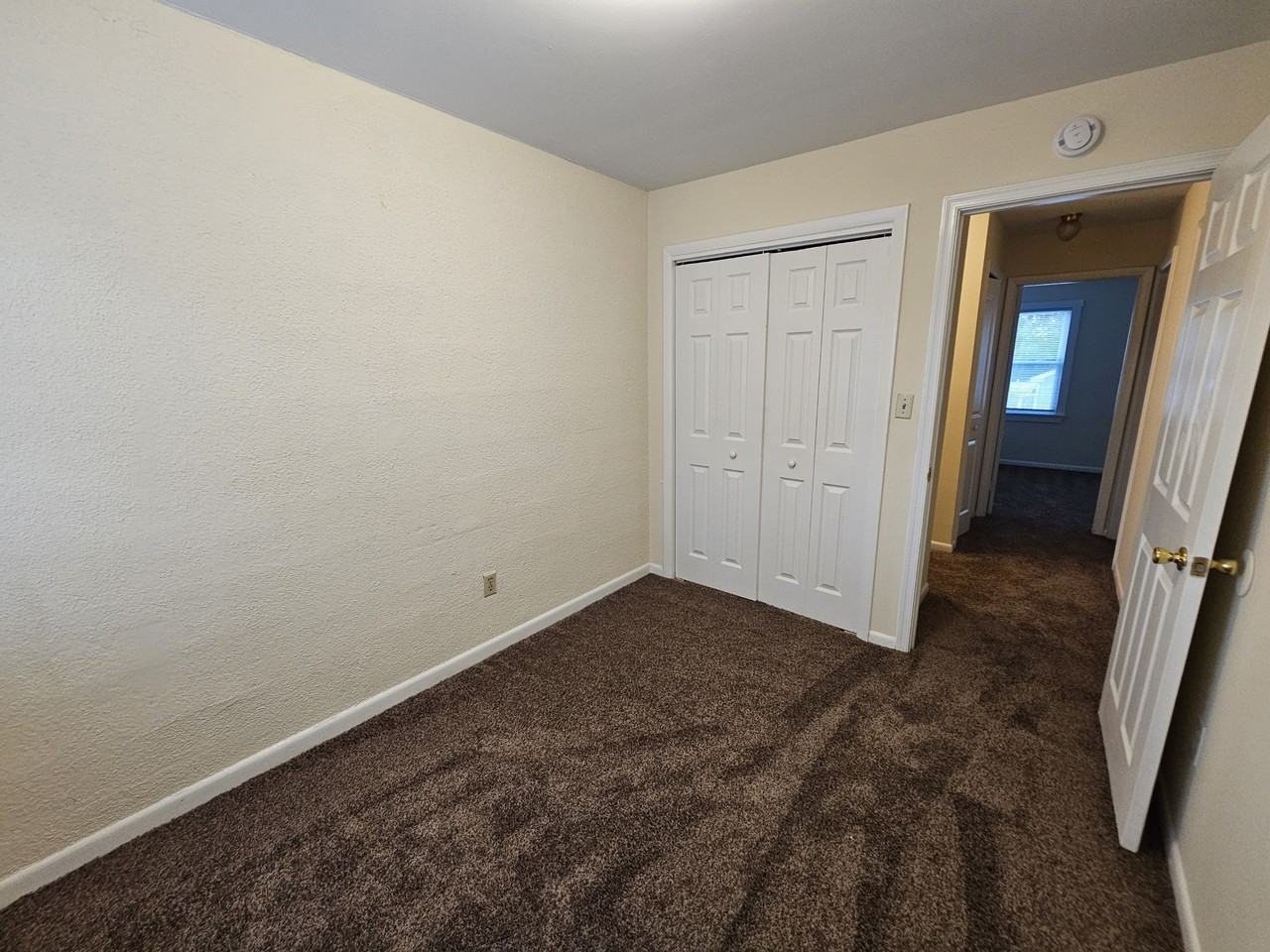 1019 Kent Ave - Photo 7 of 12