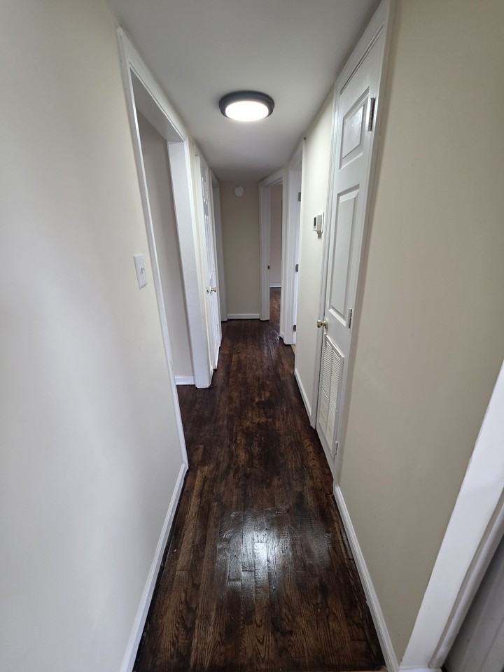 300 Princeton Ave - Photo 7 of 11