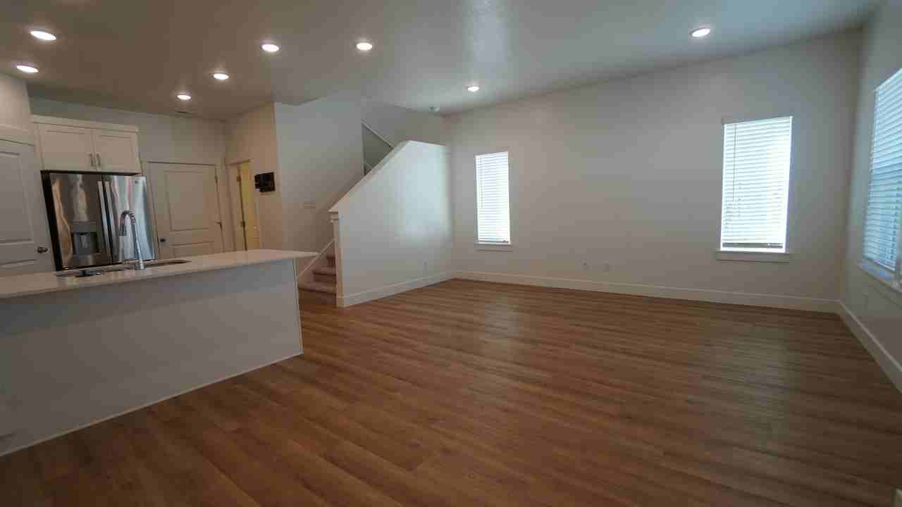 176 Wn - Photo 3 of 24