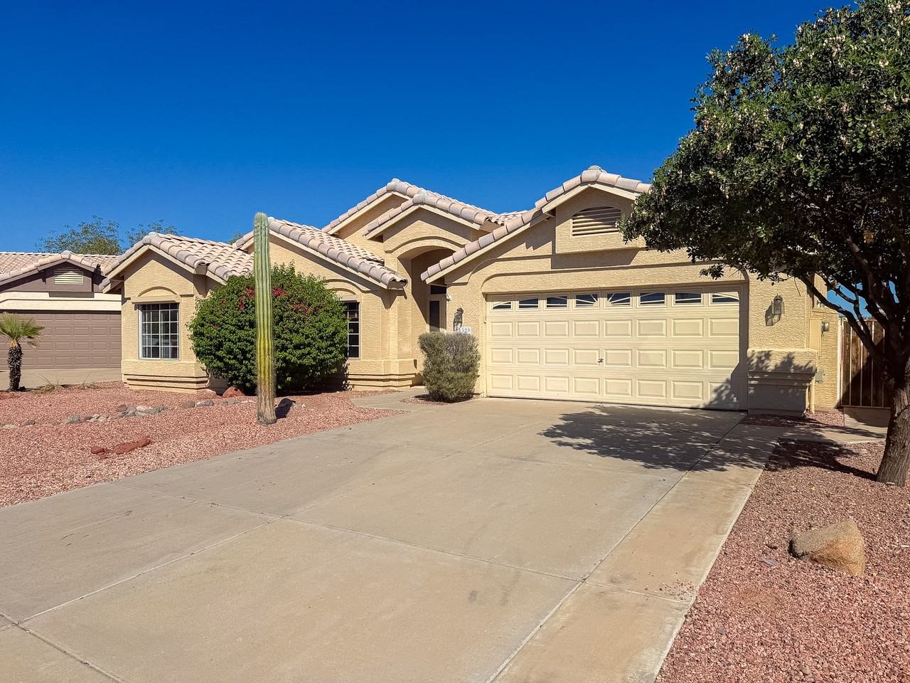 15329 N 85th Ave - Photo 2 of 30