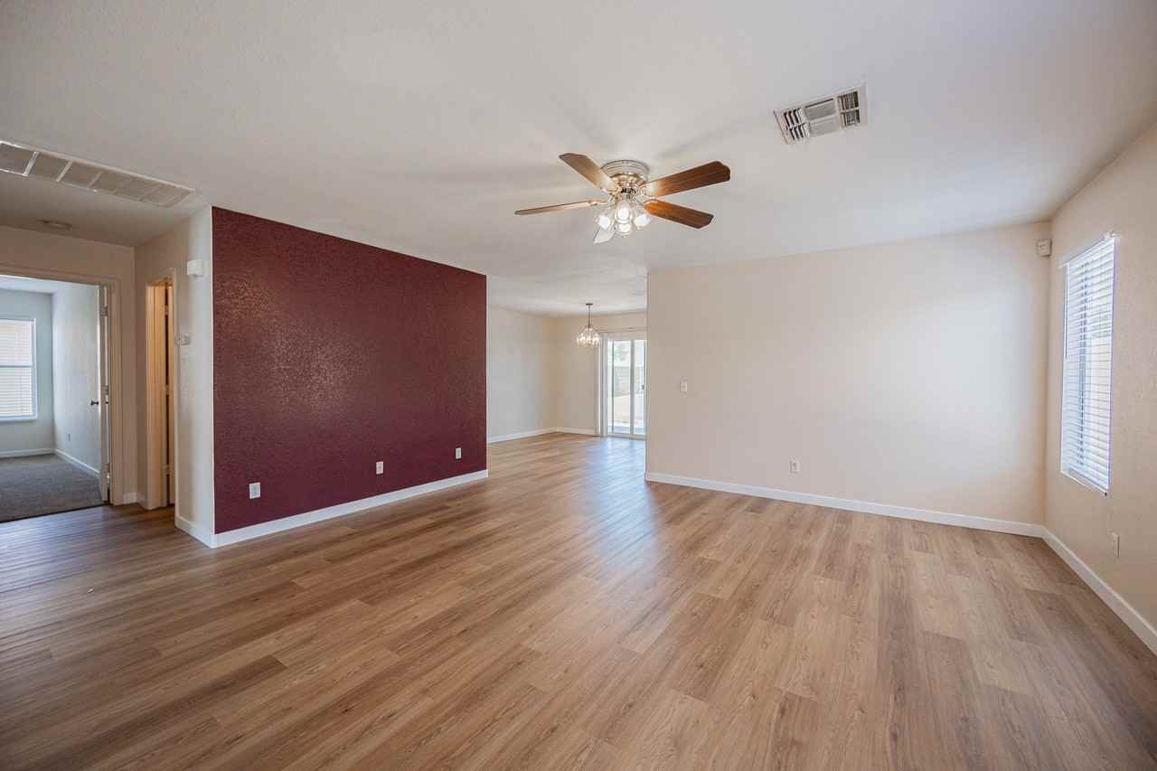 7220 W Hess Ave - Photo 4 of 25