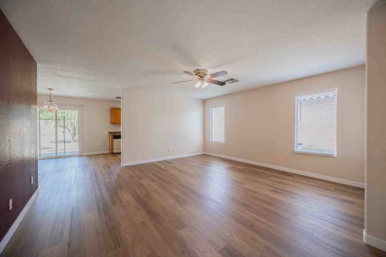 7220 W Hess Ave - Photo 7 of 25