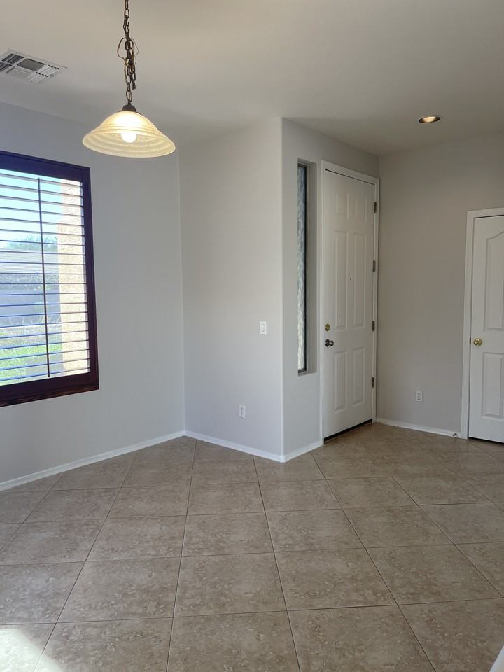 2114 E Cherry Hills Pl - Photo 4 of 40