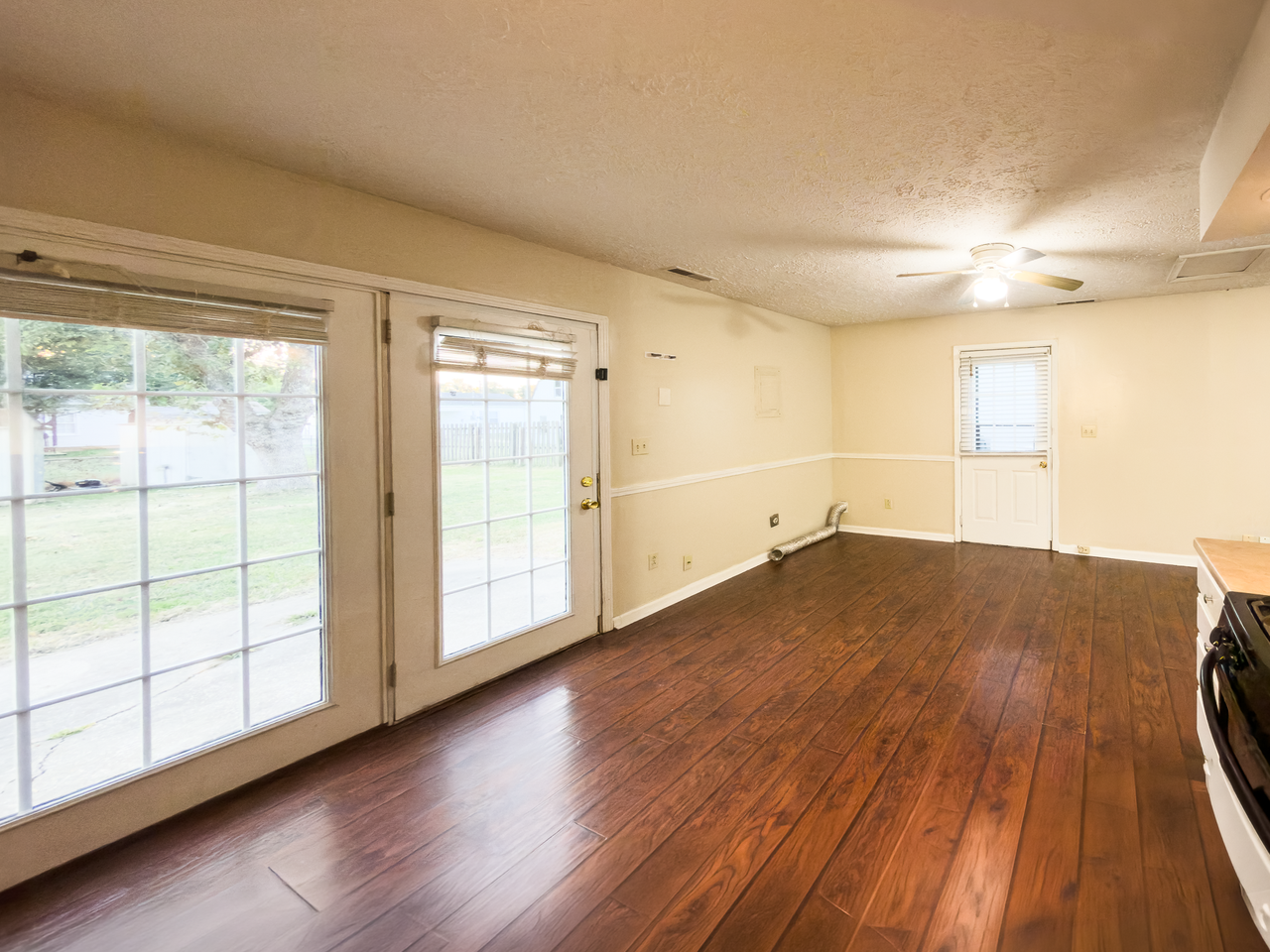 668 Greenbriar St #NA - Photo 4 of 15