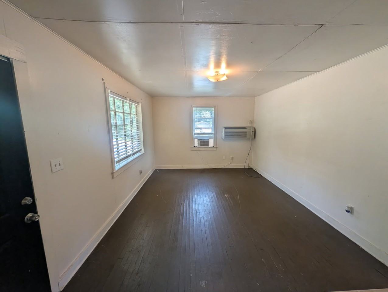 108 Wells St - Photo 3 of 7