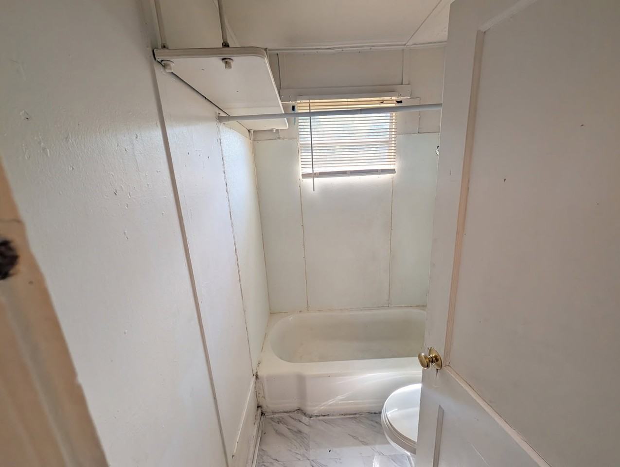 108 Wells St - Photo 5 of 7