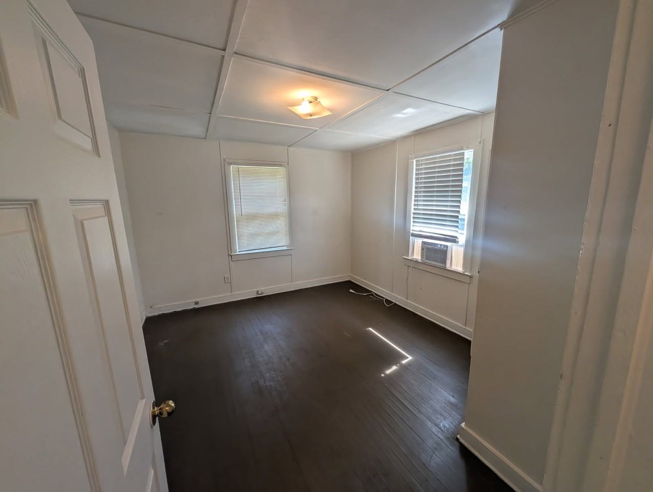 108 Wells St - Photo 6 of 7