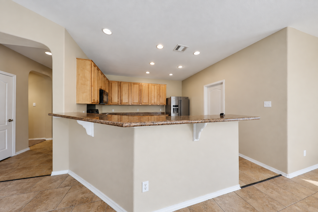 712 Tumbleweed Trl - Photo 6 of 23