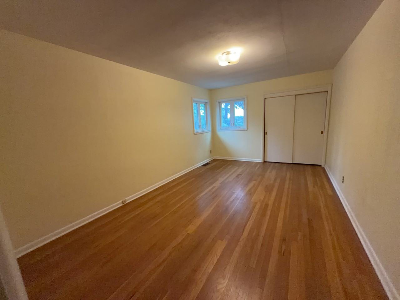 319 W Brookside St - Photo 6 of 11