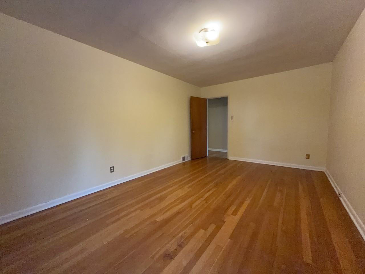 319 W Brookside St - Photo 7 of 11