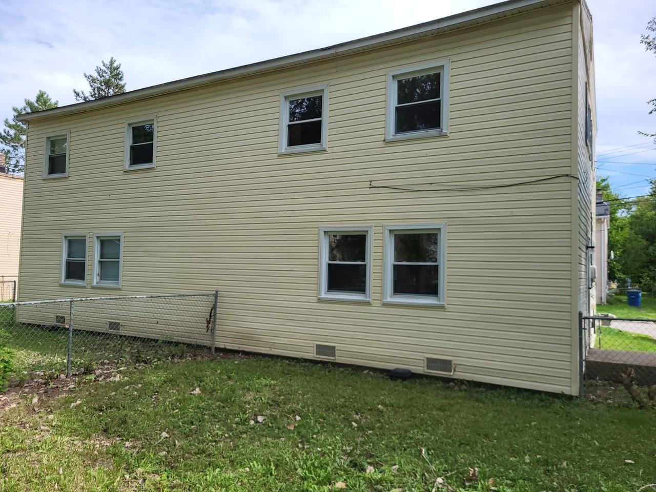 32047 Cheboygan Ct - Photo 3 of 11