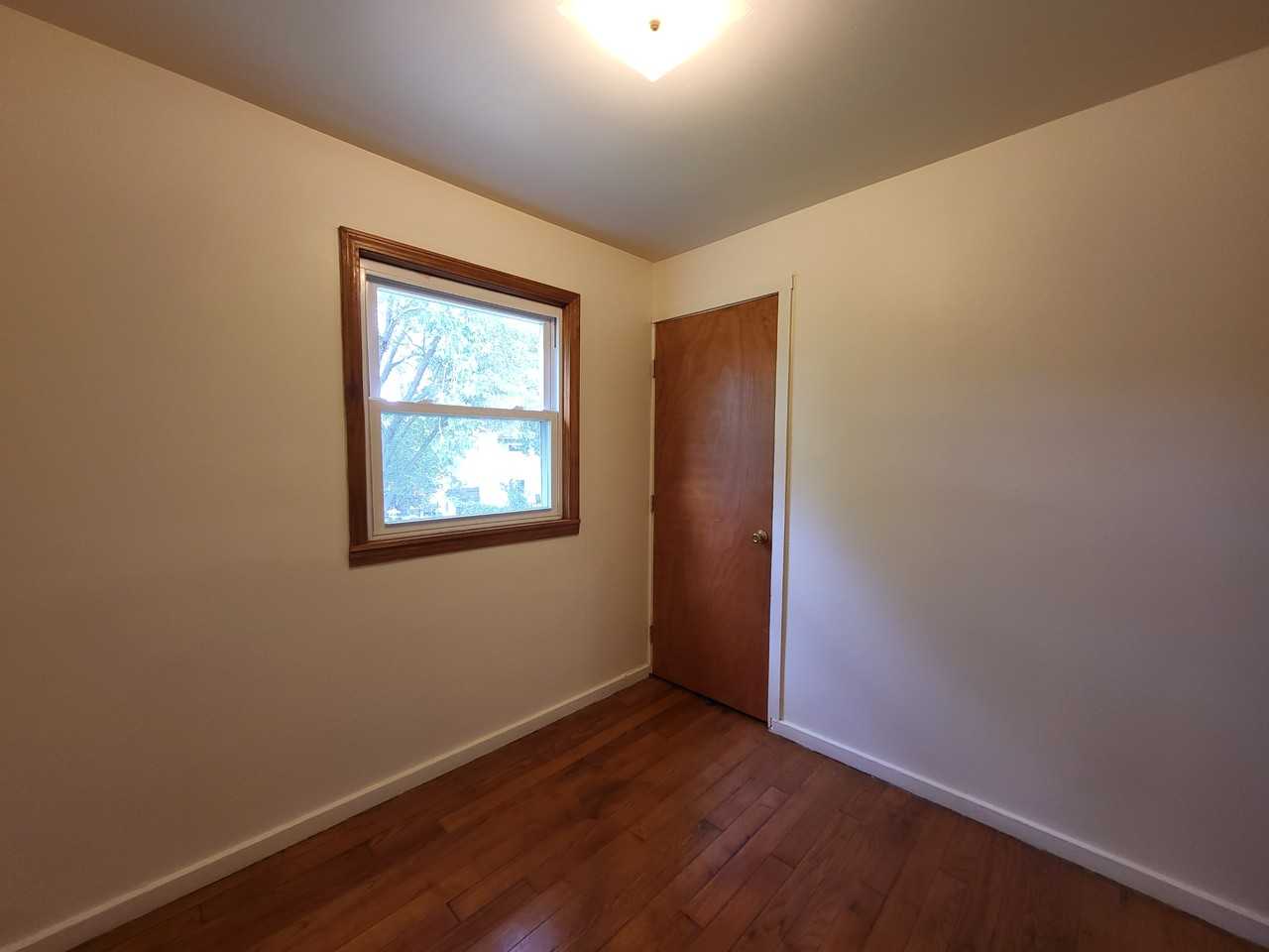 32047 Cheboygan Ct - Photo 7 of 11