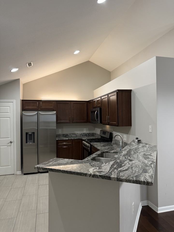 11020 Brookwood Cir - Photo 4 of 19