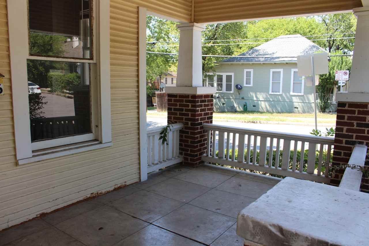 2826 Salado St - Photo 6 of 45