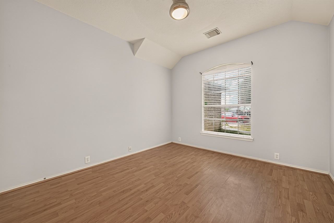 5811 Prade Ranch Ln - Photo 4 of 42
