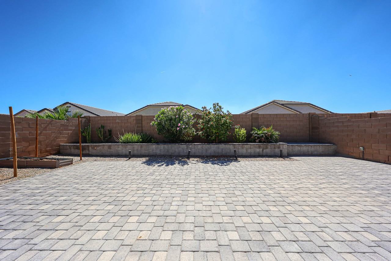 41027 W Shaver Dr - Photo 7 of 47