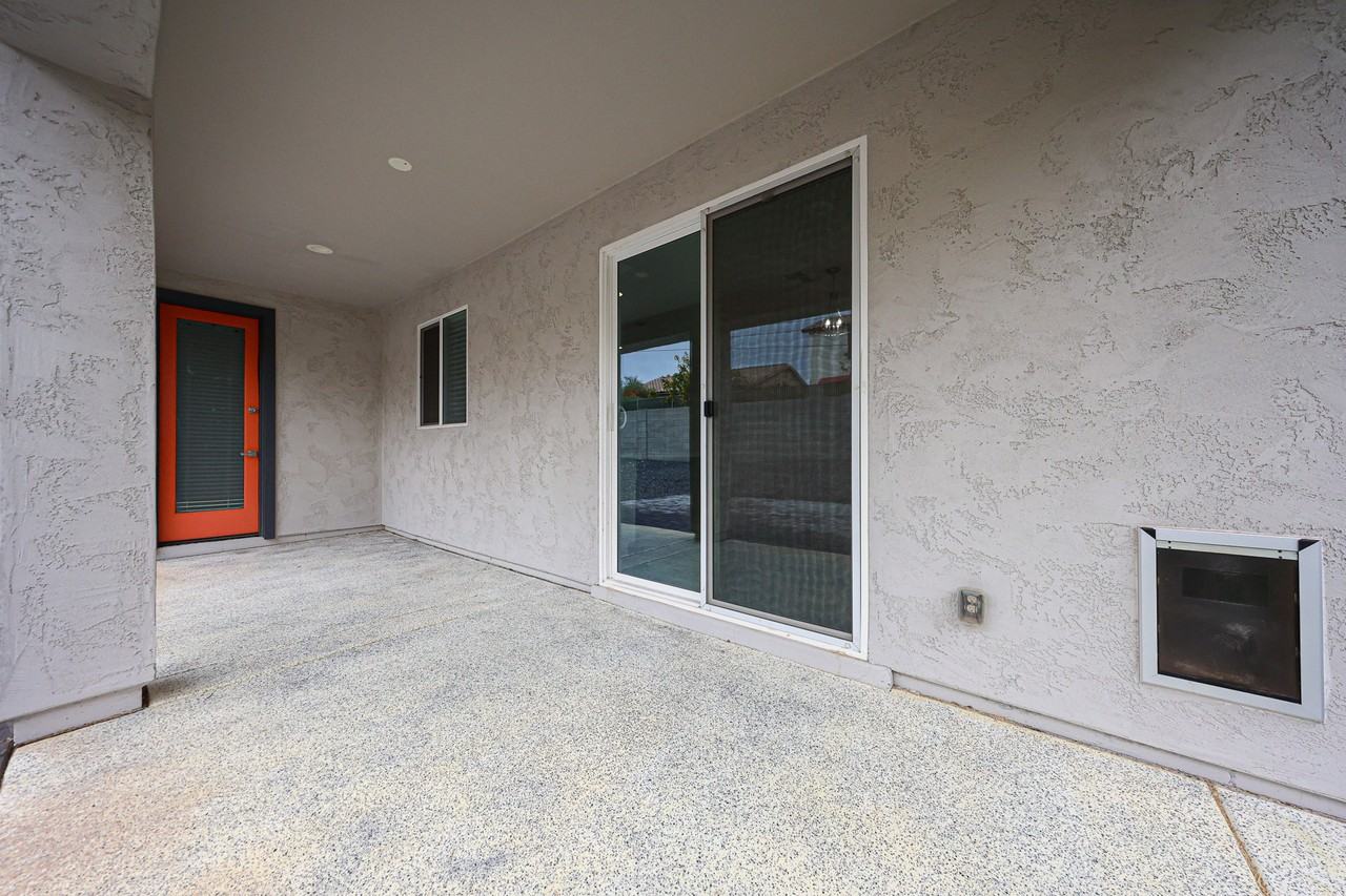 6208 S Eagle Pass Rd - Photo 3 of 49