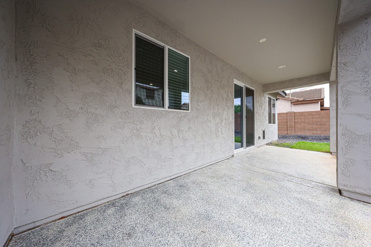 6208 S Eagle Pass Rd - Photo 4 of 49
