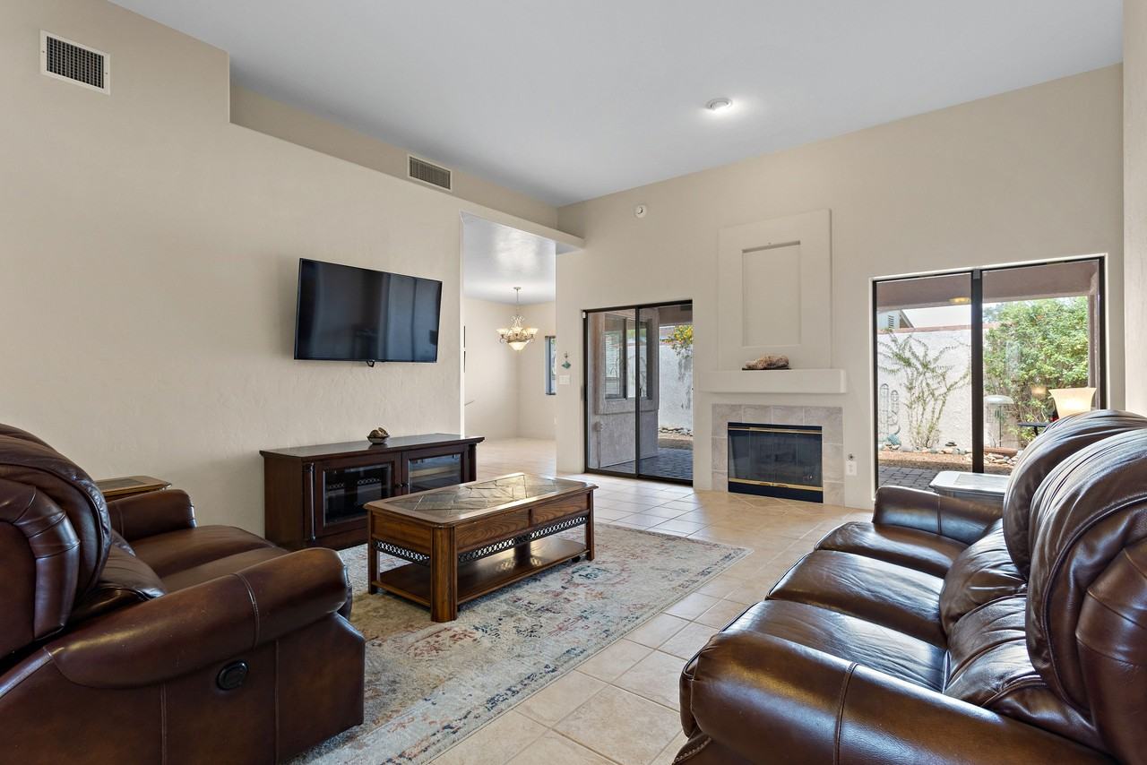 1348 W Cactus Moon Pl - Photo 5 of 30