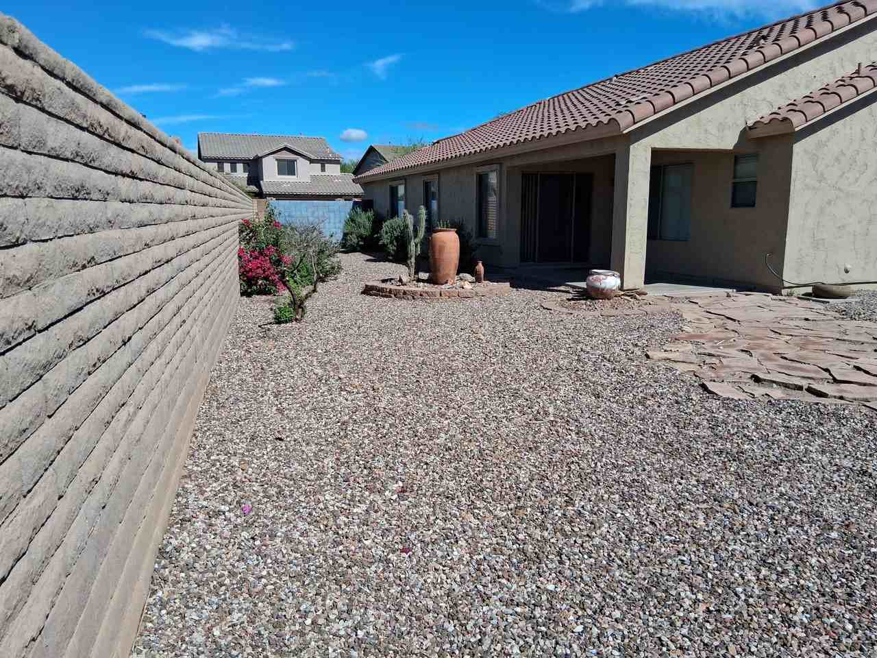 12727 W Milton Dr - Photo 2 of 23
