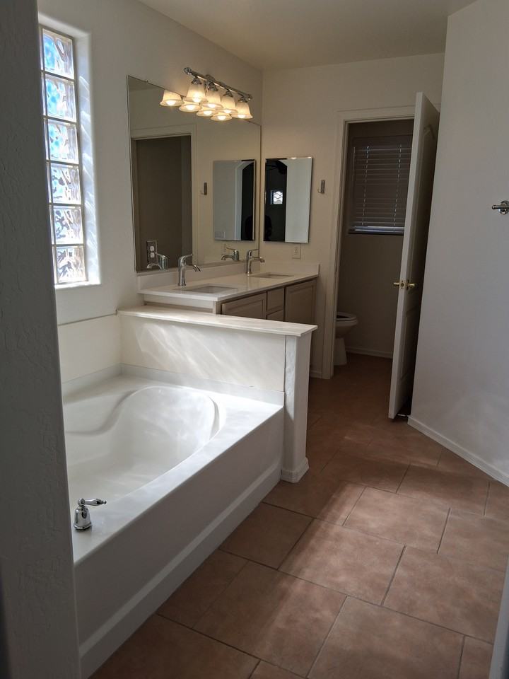 12727 W Milton Dr - Photo 5 of 23