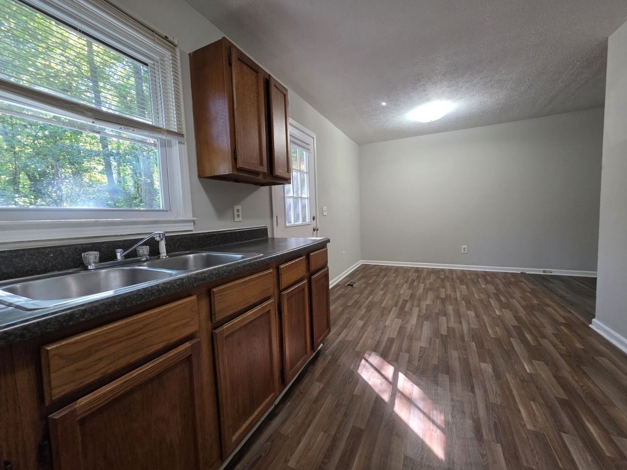 105 Knob Ave - Photo 3 of 10