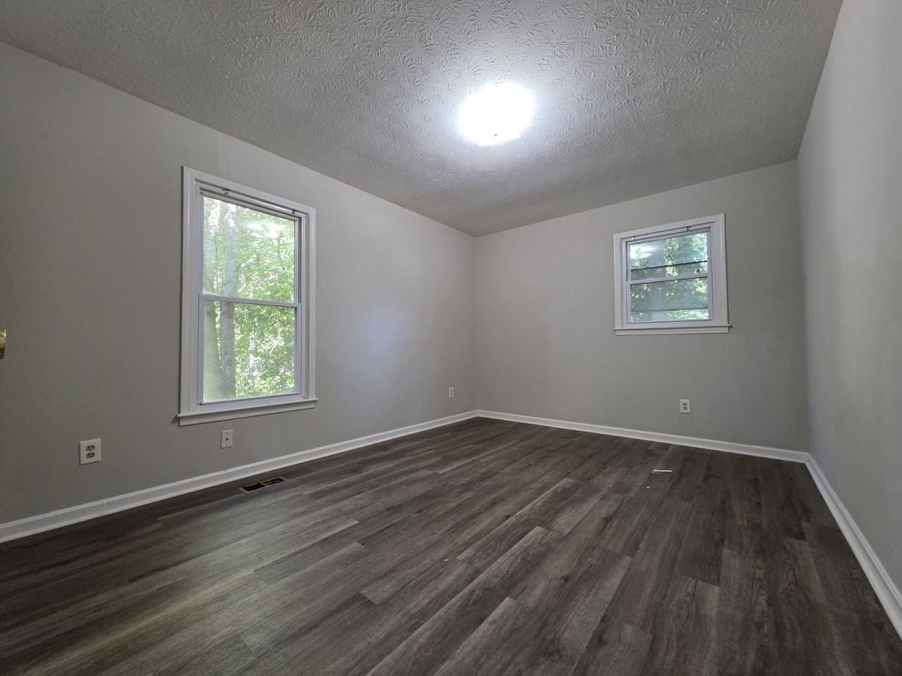 105 Knob Ave - Photo 5 of 10
