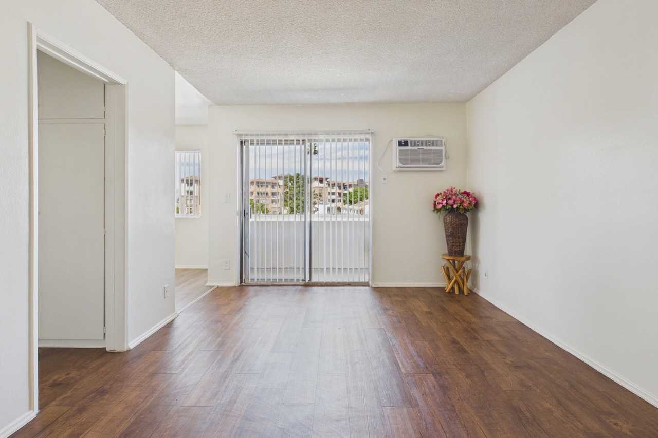 Sepulveda Manhattan Apartments - Photo 4 of 50