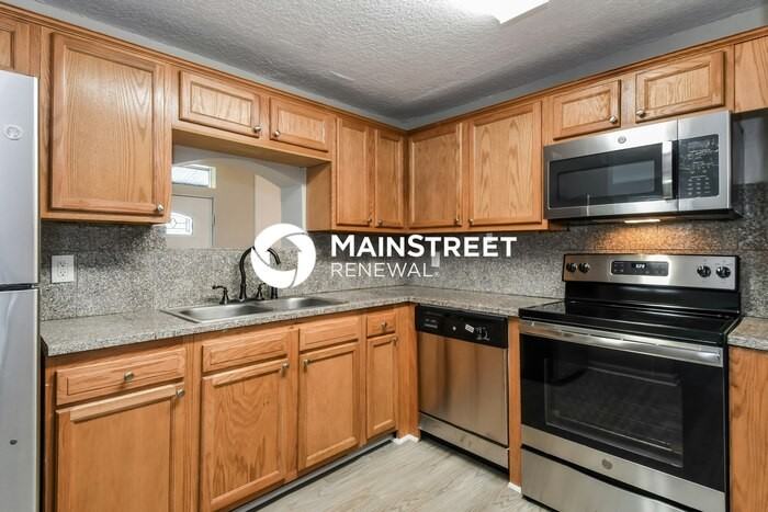 10321 Dobell Rd - Photo 5 of 16