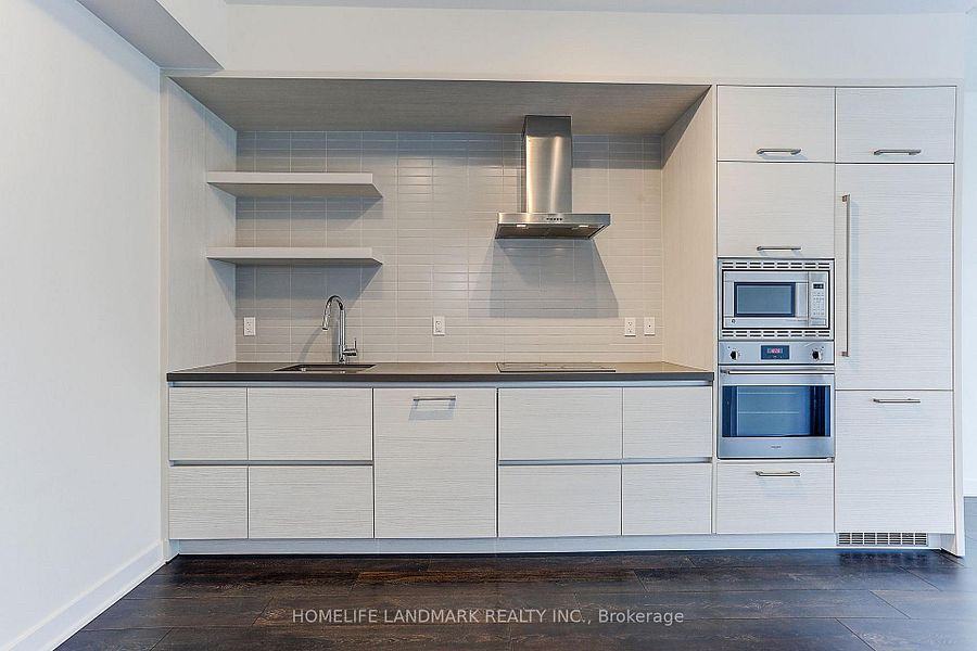 2221 Yonge St - Photo 2 of 18